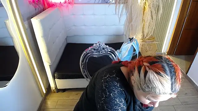 Snapshot of Bruja__Scarlata chatting on November 22, 11:09 am Bruja Scarlata online show from November 22, 11:09 am