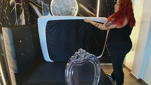 Snapshot of Bruja__Scarlata chatting on December 1, 11:26 am Bruja Scarlata online show from December 1, 11:26 am