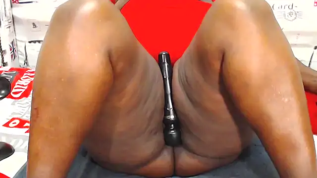 Honeybumsx32 online show from March 18, 3:48 pm