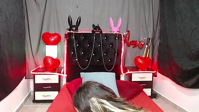 Snapshot of lady_big_ass_nasty chatting on February 15, 12:15 am lady big ass nasty online show from February 15, 12:15 am