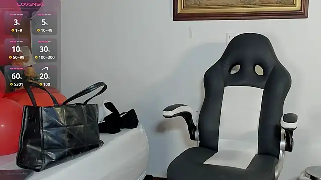 Wendy Marchall online show from February 16, 6:59 pm