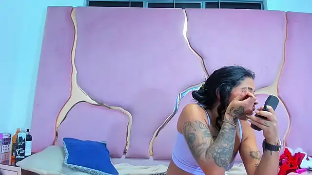 MelissaAndZeuss online show from December 31, 8:26 am