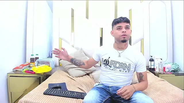 MelissaAndZeuss online show from October 12, 6:12 am