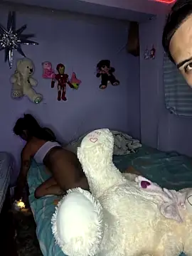 MelissaAndZeuss online show from April 24, 4:37 am