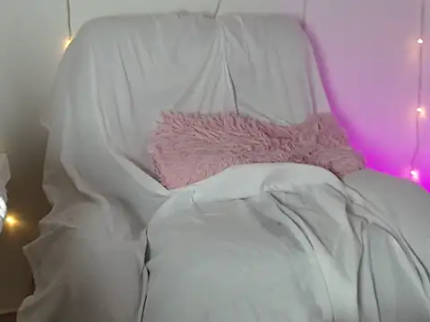 Snapshot of teffi_smith25 chatting on November 8, 1:22 pm teffi smith25 online show from November 8, 1:22 pm