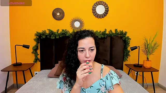 Linda Insatiable online show from January 11, 1:37 am