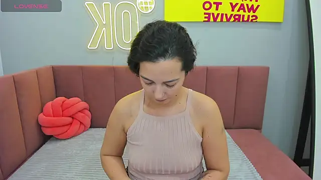 Linda Insatiable online show from February 7, 1:15 am