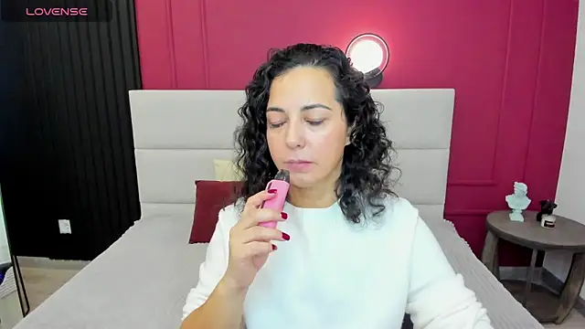 Linda Insatiable online show from October 17, 1:31 am