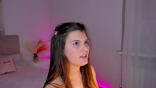 Laura Leee online show from February 14, 6:02 am