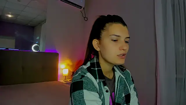 Laura Leee online show from September 12, 5:29 am