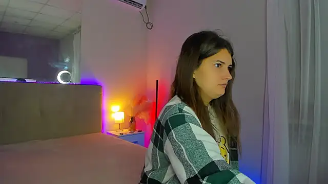 Laura Leee online show from September 24, 5:33 am