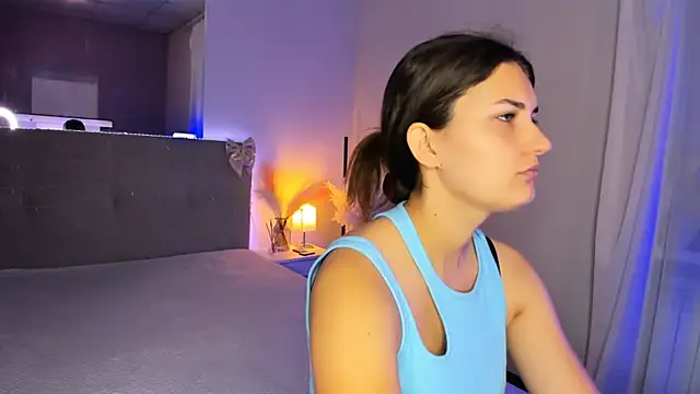 Laura Leee online show from July 5, 5:03 am