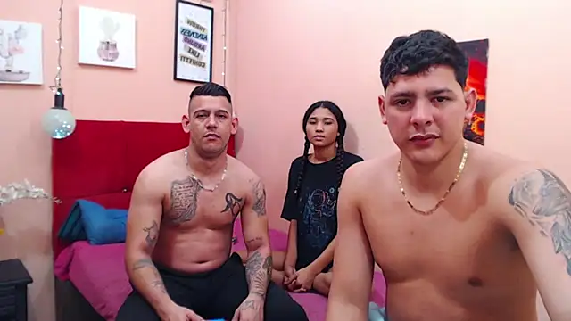 Snapshot of destroys_girls chatting on February 4, 4:48 am destroys girls online show from February 4, 4:48 am