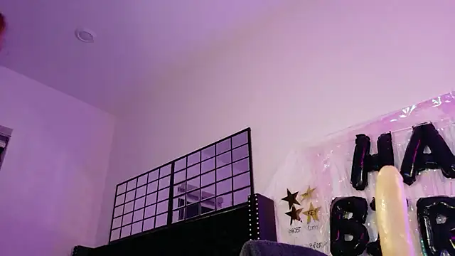 Snapshot of Midnightrose11 chatting on January 11, 5:23 am Midnightrose11 online show from January 11, 5:23 am