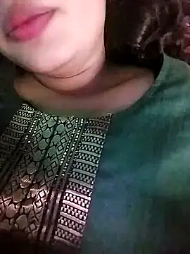 Miss-Siyaa online show from December 7, 6:48 pm