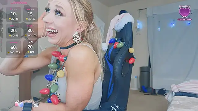 VeronicaRonnieTaylor online show from December 24, 8:11 am