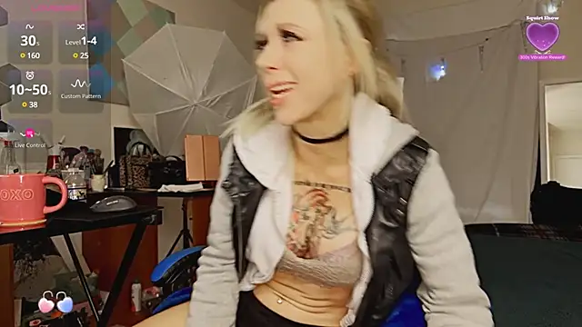 VeronicaRonnieTaylor online show from December 25, 12:47 pm