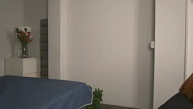 Madie  collins online show from April 8, 12:05 pm