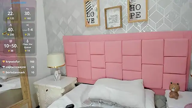 Snapshot of martina_rivera_ chatting on December 18, 2:49 pm martina rivera online show from December 18, 2:49 pm