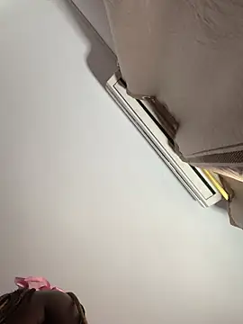 clhoe miller1 online show from December 17, 4:00 pm