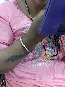 Snapshot of Urmila_bhabhii chatting on April 29, 3:21 am Urmila bhabhii online show from April 29, 3:21 am
