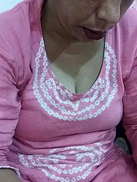 Snapshot of Urmila_bhabhii chatting on May 10, 2:39 am Urmila bhabhii online show from May 10, 2:39 am