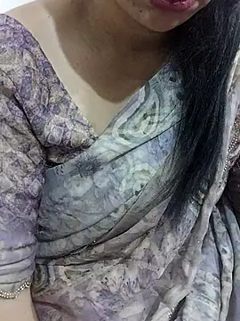 Snapshot of Urmila_bhabhii chatting on May 11, 3:45 am Urmila bhabhii online show from May 11, 3:45 am