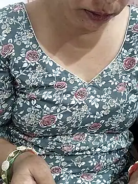 Snapshot of Urmila_bhabhii chatting on June 5, 3:07 pm Urmila bhabhii online show from June 5, 3:07 pm