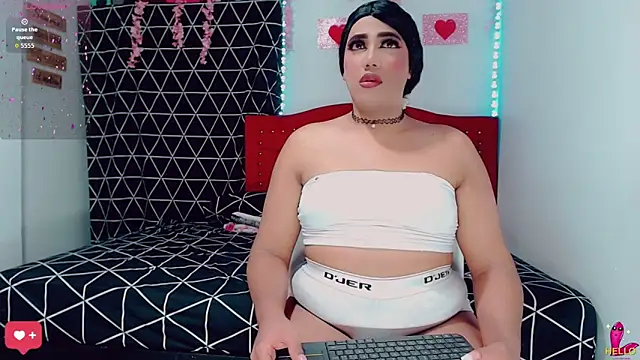 Snapshot of Milas_we chatting on February 11, 9:53 pm Milas we online show from February 11, 9:53 pm