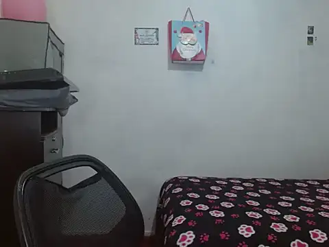 Marilyn xxxx online show from March 5, 7:10 pm