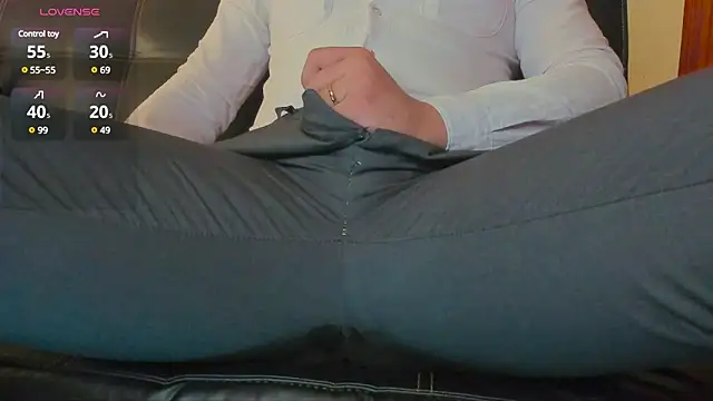 Snapshot of MrLonely02 chatting on December 3, 7:55 pm MrLonely02 online show from December 3, 7:55 pm