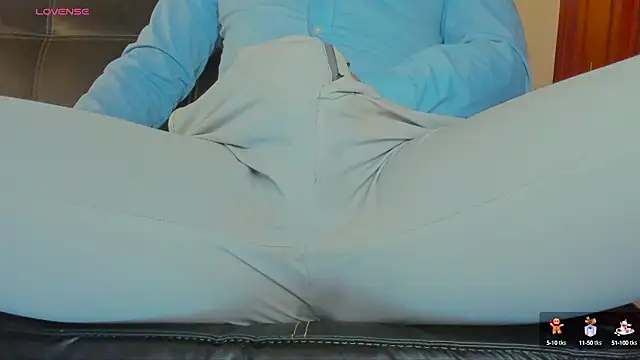 Snapshot of MrLonely02 chatting on December 13, 12:42 am MrLonely02 online show from December 13, 12:42 am