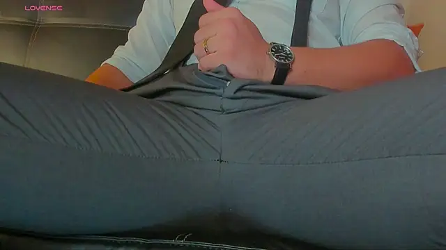 Snapshot of MrLonely02 chatting on January 10, 2:14 am MrLonely02 online show from January 10, 2:14 am