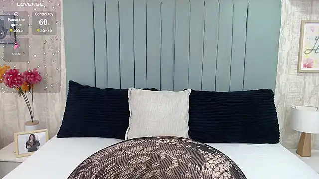 KarllaWalker online show from February 7, 12:28 pm