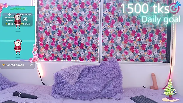 Snapshot of -Gwen- chatting on January 4, 10:13 pm -Gwen- online show from January 4, 10:13 pm