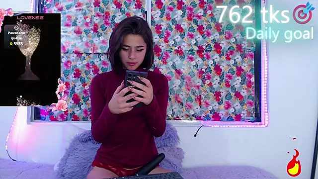 Snapshot of -Gwen- chatting on January 17, 5:11 am -Gwen- online show from January 17, 5:11 am