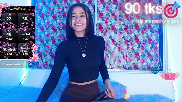 Snapshot of -Gwen- chatting on February 19, 4:44 am -Gwen- online show from February 19, 4:44 am