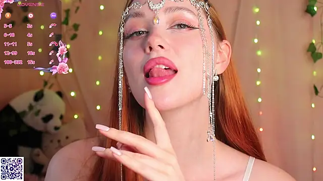 Snapshot of YourSkyAni chatting on October 5, 12:25 pm YourSkyAni online show from October 5, 12:25 pm