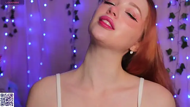 Snapshot of YourSkyAni chatting on November 30, 12:09 pm YourSkyAni online show from November 30, 12:09 pm