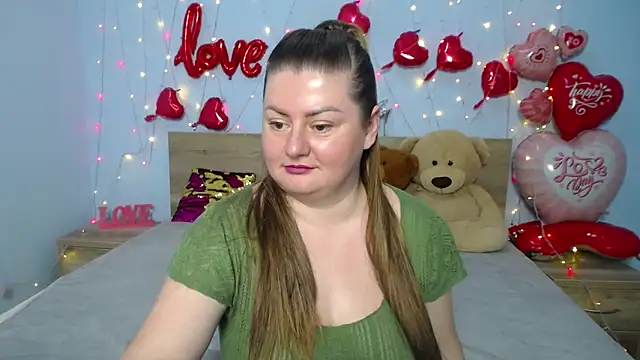Snapshot of ZannaDreil chatting on February 6, 1:16 am ZannaDreil online show from February 6, 1:16 am
