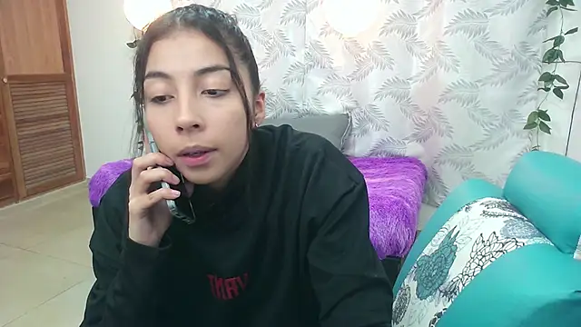 Snapshot of Mya_paris chatting on December 23, 11:39 pm Mya paris online show from December 23, 11:39 pm