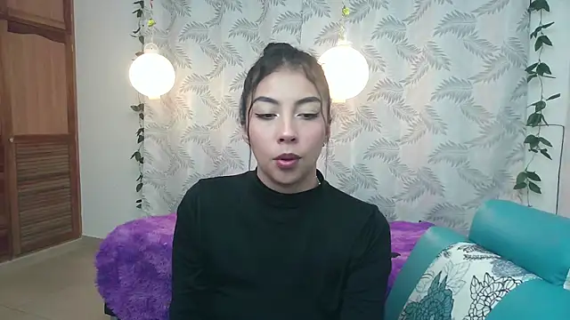 Snapshot of Mya_paris chatting on January 10, 3:18 am Mya paris online show from January 10, 3:18 am