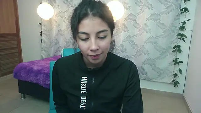 Snapshot of Mya_paris chatting on January 10, 10:36 pm Mya paris online show from January 10, 10:36 pm