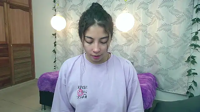 Snapshot of Mya_paris chatting on January 23, 1:51 am Mya paris online show from January 23, 1:51 am