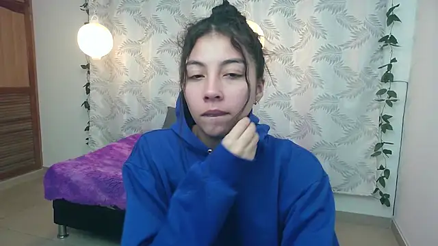 Snapshot of Mya_paris chatting on January 27, 7:03 am Mya paris online show from January 27, 7:03 am