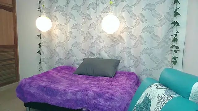 Snapshot of Mya_paris chatting on January 30, 4:37 am Mya paris online show from January 30, 4:37 am