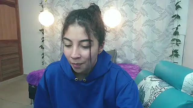 Snapshot of Mya_paris chatting on February 7, 3:12 am Mya paris online show from February 7, 3:12 am