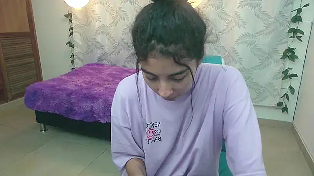 Snapshot of Mya_paris chatting on February 10, 6:20 am Mya paris online show from February 10, 6:20 am