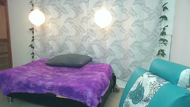 Snapshot of Mya_paris chatting on February 11, 2:14 am Mya paris online show from February 11, 2:14 am