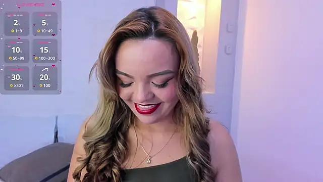 Snapshot of EmilyRouss_ chatting on January 24, 7:18 pm EmilyRouss online show from January 24, 7:18 pm